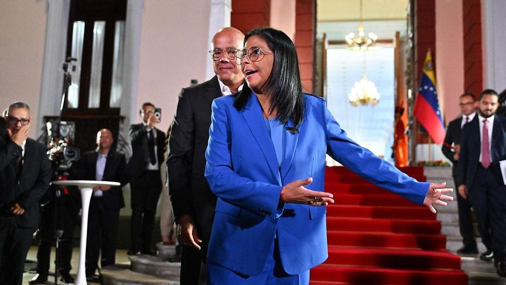 Lakiesitys armahduslaista etenee Venezuelan väliaikaisen presidentin Delcy Rodriguezin pöydälle