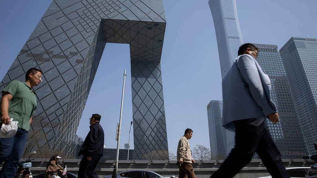 Kuvituskuva Pekingin keskustan liikealueelta huhtikuussa 2025.