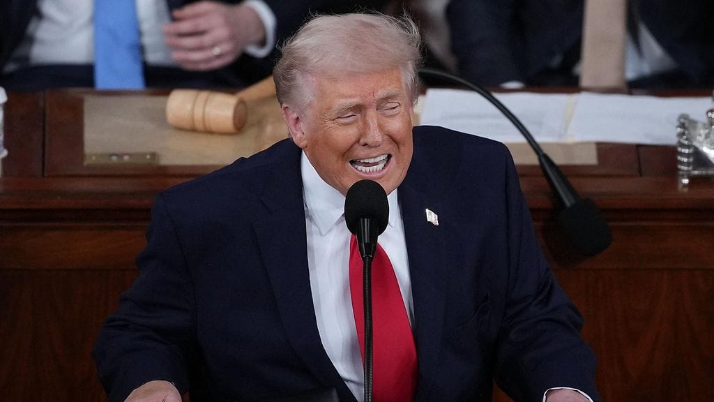 Donald Trump Kansakunnan tila -puheessaan keskiviikkona Suomen aikaa.