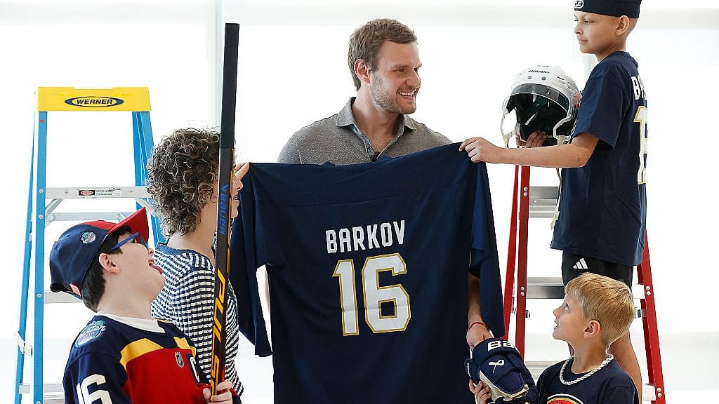 Aleksander Barkov vieraili Joe Dimaggio -lastensairaalassa Floridassa tiistaina.