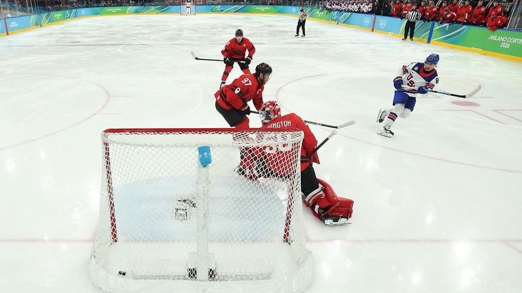 USA iski ratkaisumaalin Kanadan verkkoon kolmella kolmea vastaan.