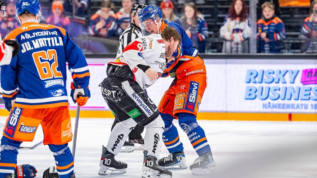 Tapparan ja JYPin välisessä ottelussa nähtiin peräti kolme nyrkkitappelua.