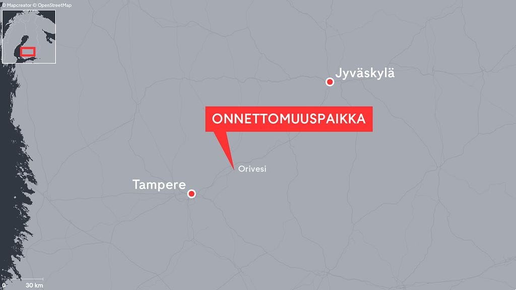 Keliolosuhteet turmapaikalla olivat onnettomuusaikaan erittäin haastavat liukkauden ja vesisateen vuoksi, poliisi kertoo.