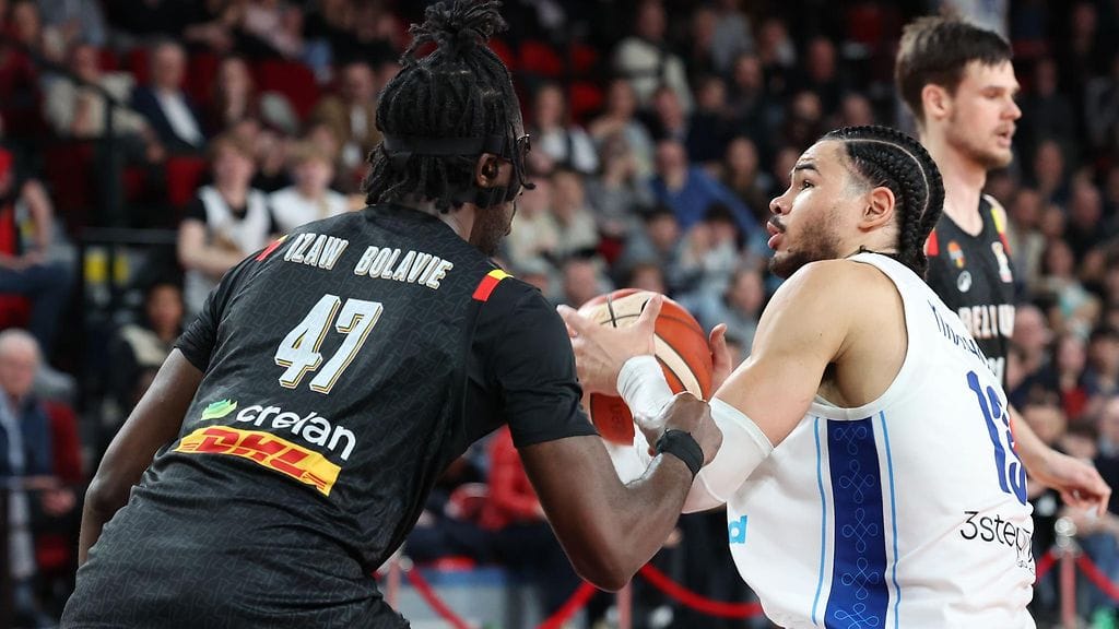 Oliver Nkamhoua teki Susijengin voitossa 23 pistettä ja napsi 12 levypalloa.