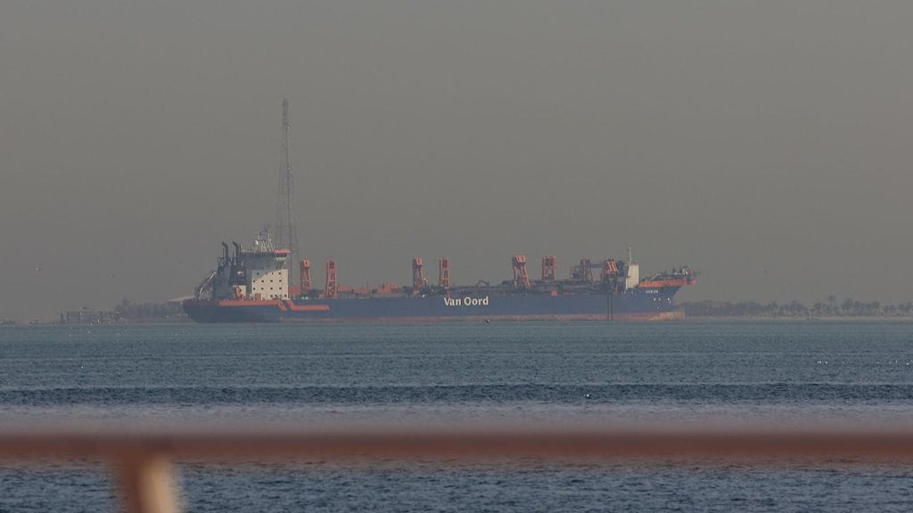 Öljytankkeri Dubain edustalla sunnuntaina.