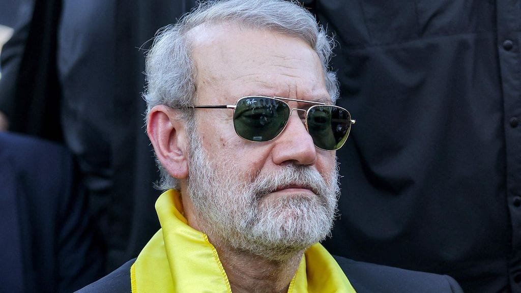 Joidenkin arvioiden mukaan tämä mies, Iranin kansallisen turvallisuusneuvoston sihteeri Ali Larijani, on yksi ennakkosuosikki Iranin tulevaksi johtajaksi.