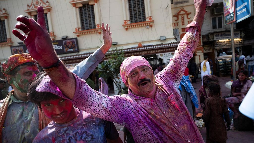 LK 4.3.3026 Hindujen värikästä holi-juhlaa vietettiin Intian Vanhassa Delhissä 4. maaliskuuta 2026.