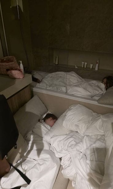 Suomalaisia Dubaissa. (2)