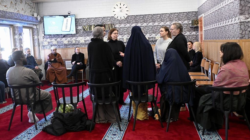 LK 5.3.2026 Pähkinärinteen tulipalon uhrien muistotilaisuus Myyrmäen moskeijassa Vantaalla 5. maaliskuuta 2026.