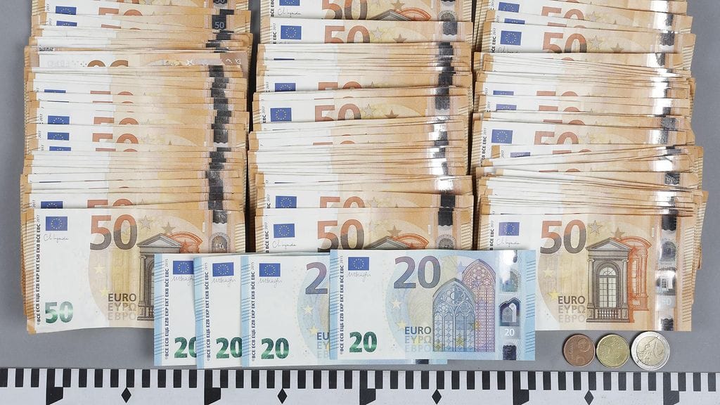 poliisi_murhan yritys_15vuotiaat_rahaa