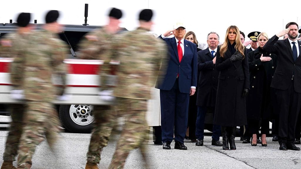 LK 9.3.2026 Presidentti Donald Trump ja Lähi-idän erikoislähettilään Steve Witkoffin, puolisonsa Melania Trumpin, oikeusministeri Pam Bondin ja varapresidentti J. D. Vancen kanssa Doverin lentotukikohdassa Delaware’ssa.