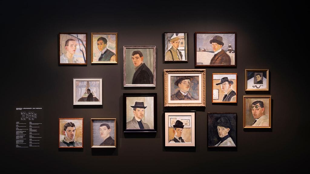 Eero Nelimarkan Omakuvia näyttelyssä