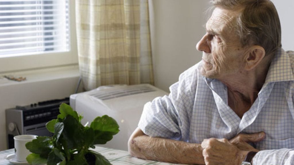 Miehet syrjäytyvät naisia useammin erotessa. Kuvituskuva.