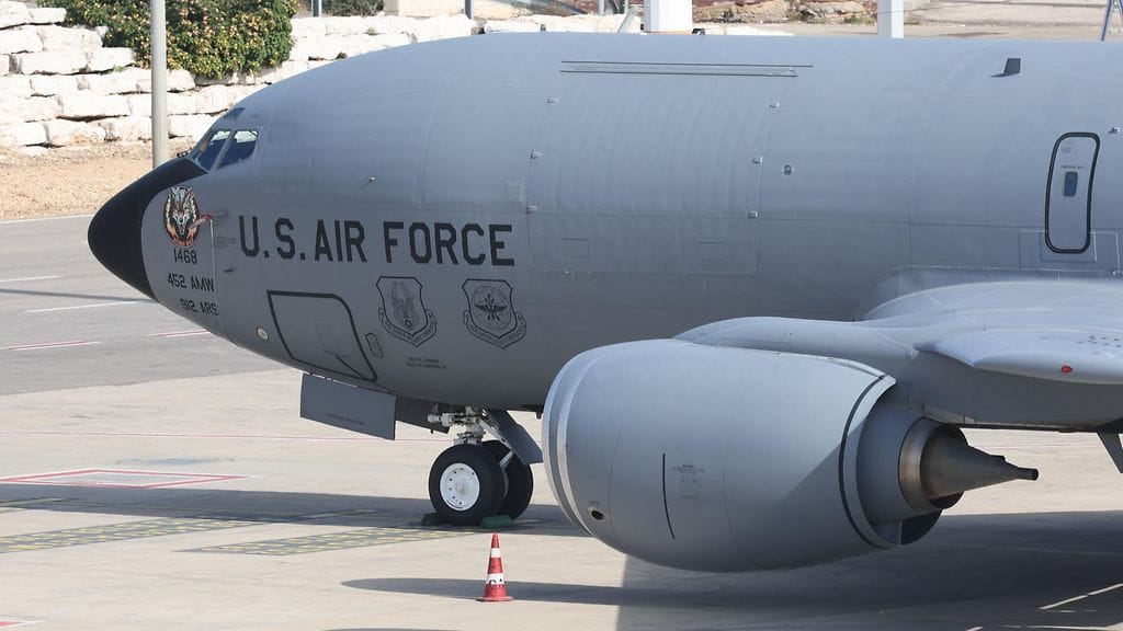 Kuvituskuvassa yhdysvaltalainen KC-135-ilmatankkauslentokone Tel Avivin lähellä sijaitsevalla Ben Gurionin kansainvälisellä lentoasemalla 25. helmikuuta 2026.