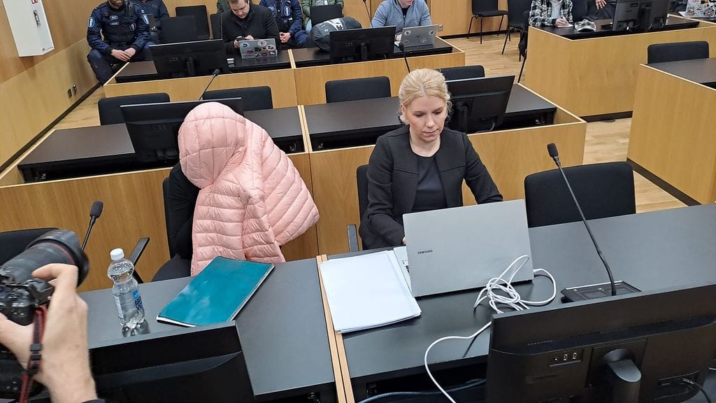 19-vuotiasta naista syytettiin murhasta.