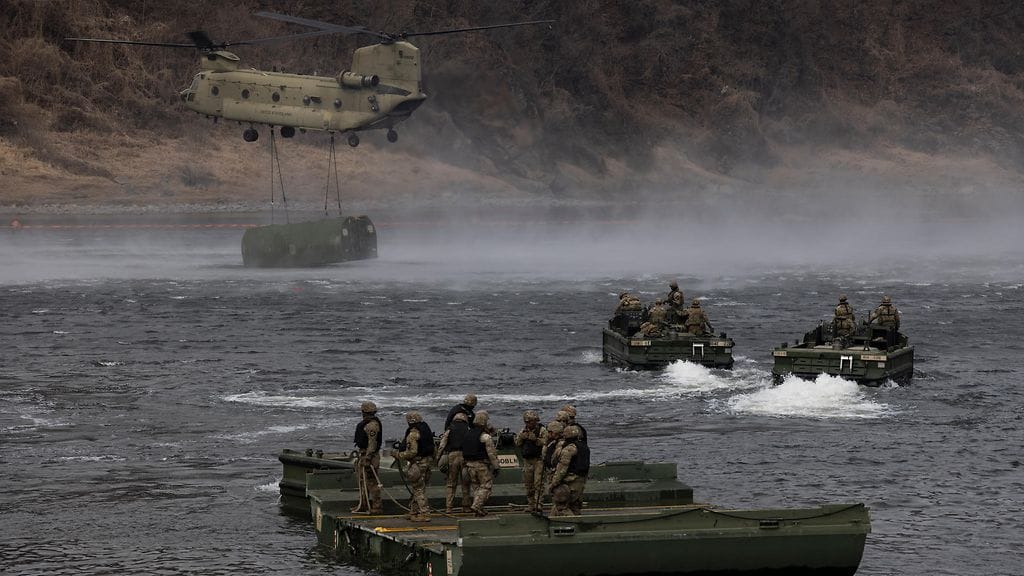 Yhdysvaltojen ja Etelä-Korean sotilaat harjoittelivat yhteisessä Freedom Shield 26 -sotaharjoituksessa Yeoncheonissa, Etelä-Koreassa 14. maaliskuuta 2026.