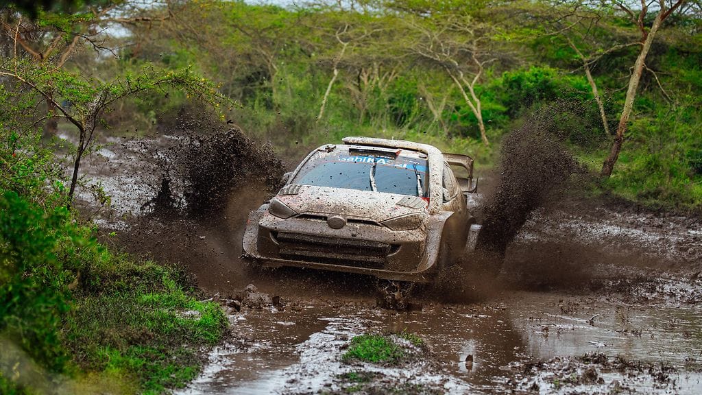 Sebastien Ogier Kenian MM-rallissa.