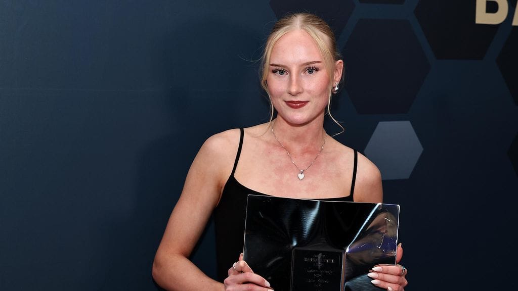 Lotta Kalske palkittiin Kansallisen liigan vuoden 2024 parhaana pelaajana.