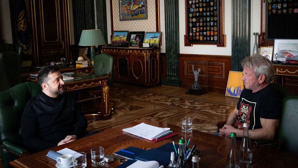 Näyttelijä Sean Penn jätti tämän vuoden Oscar-gaalan väliin ja tapasi presidentti Volodymyr Zelenskyin Ukrainassa.