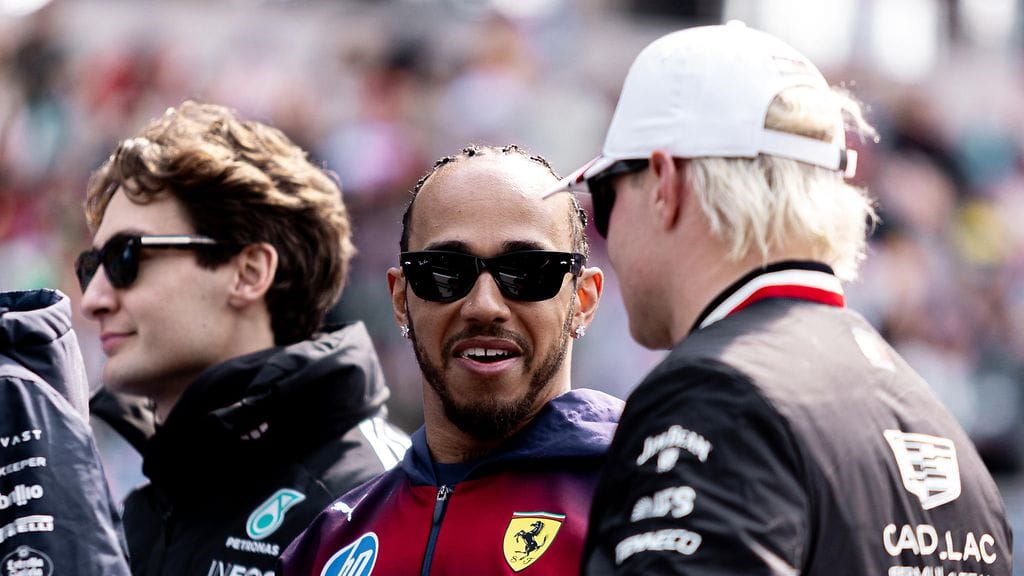 George Russell, Lewis Hamilton ja Valtteri Bottas olivat samassa yksityiskoneessa.