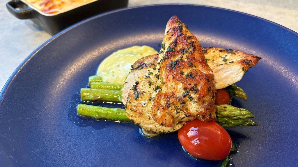 Mikko kokkaa -sarjan keväinen kana-annos sopii vaikka pääsiäisruoaksi!