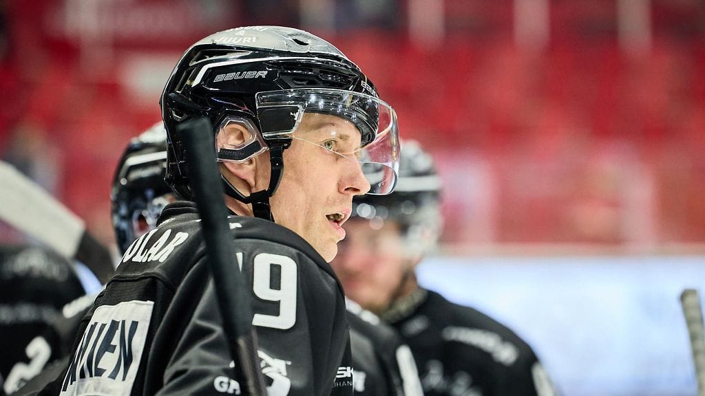 Veli-Matti Savinainen sai tukea Turussa.