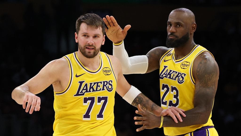 Doncic ja James ovat olleet joukkuetovereita Lakersissa reilun vuoden ajan.