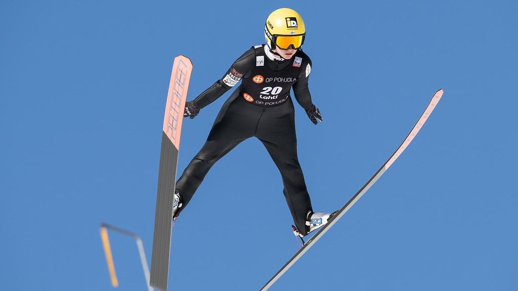 Jenny Rautionaho on päässyt tänä viikonloppuna liitelemään ensimmäistä kertaa elämässään yli 200-metrisiä siivuja.