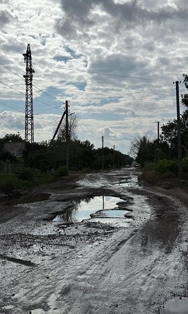 Moottoripyöriä tarvitaan Ukrainan huonokuntoisilla kaduilla.