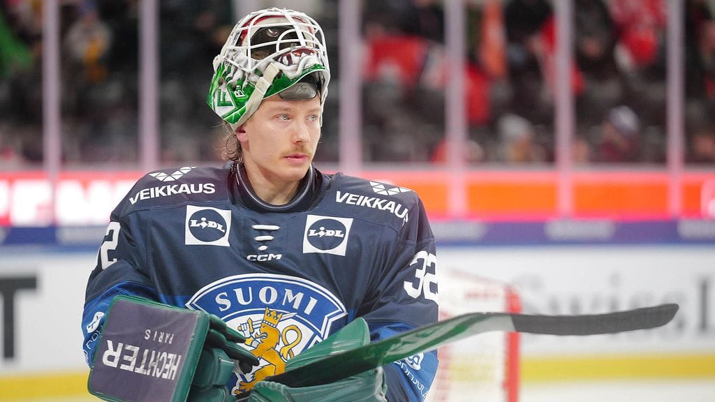 Annika Larmin aviomies Emil Larmi on Leijonien luottomaalivahti.