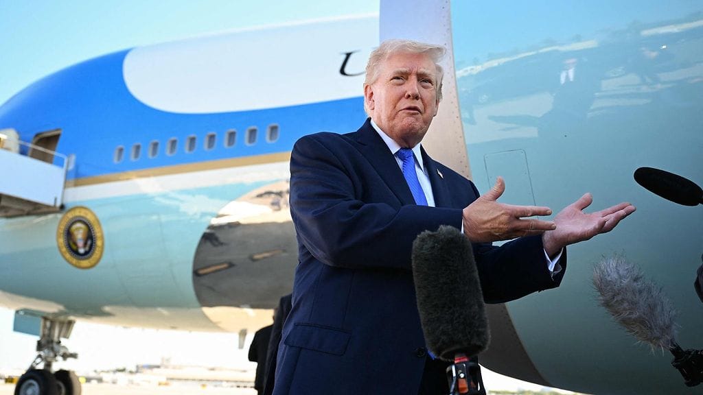 Presidentti Trump sanoo Yhdysvaltojen ja Iranin neuvottelevan. Iran on kiistänyt väitteen.