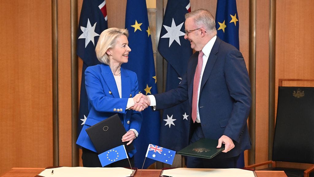 Australian pääministeri Anthony Albanese ja EU-komission puheenjohtaja Ursula von der Leyen solmivat sovun tiistaina pääkaupunki Canberrassa.