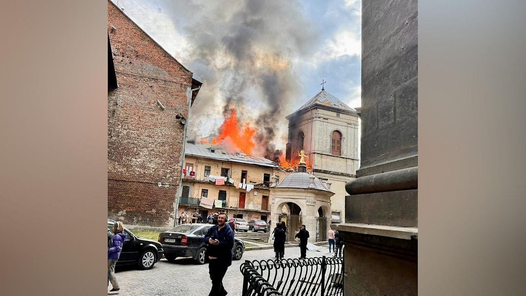 Lvivin pormestari jakoi kuvan iskusta Telegramissa.