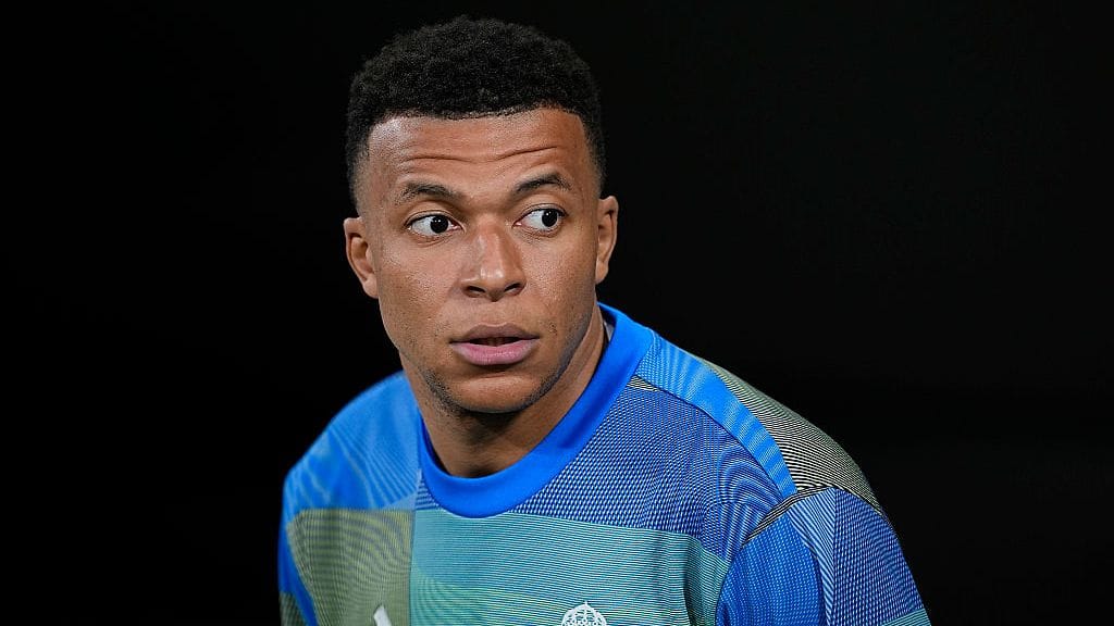 Kylian Mbappé on kärsinyt tällä kaudella polvivaivasta.