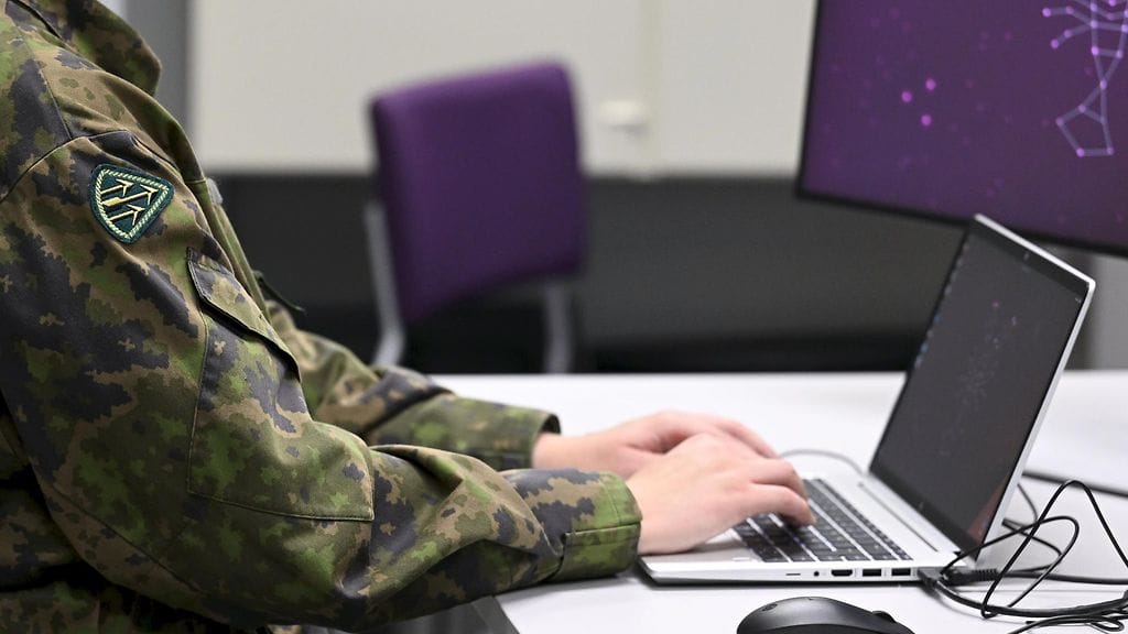 LK 2503 armeija, varushenkilö, varusmies