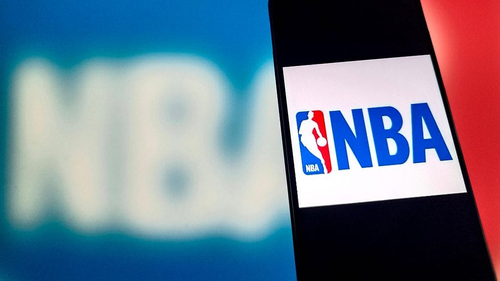 NBA:ta saatetaan pelata kahden ja puolen vuoden päästä 32 joukkueen voimin.