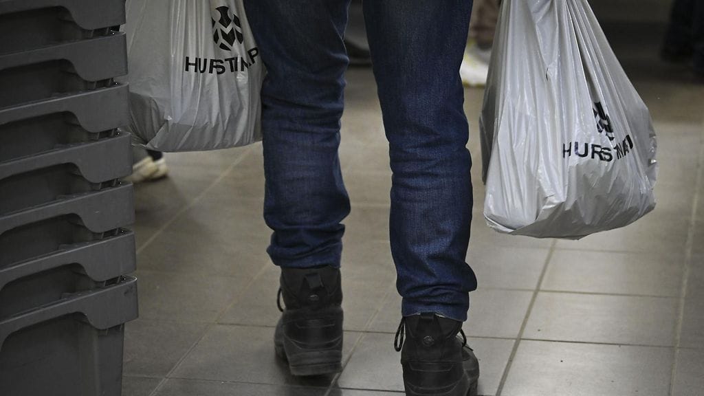 Suomi on asettanut kansalliseksi tavoitteeksi vähentää köyhyys- tai syrjäytymisriskissä olevien ihmisten määrää sadallatuhannella vuoteen 2030 mennessä.