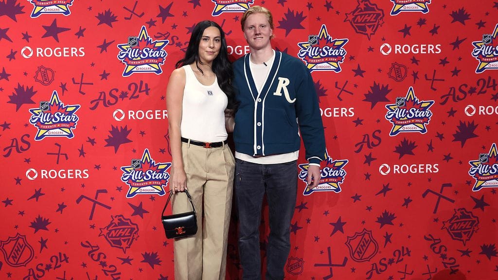 Rasmus Dahlin yhdessä kihlattunsa Carolina Matovacin kanssa.