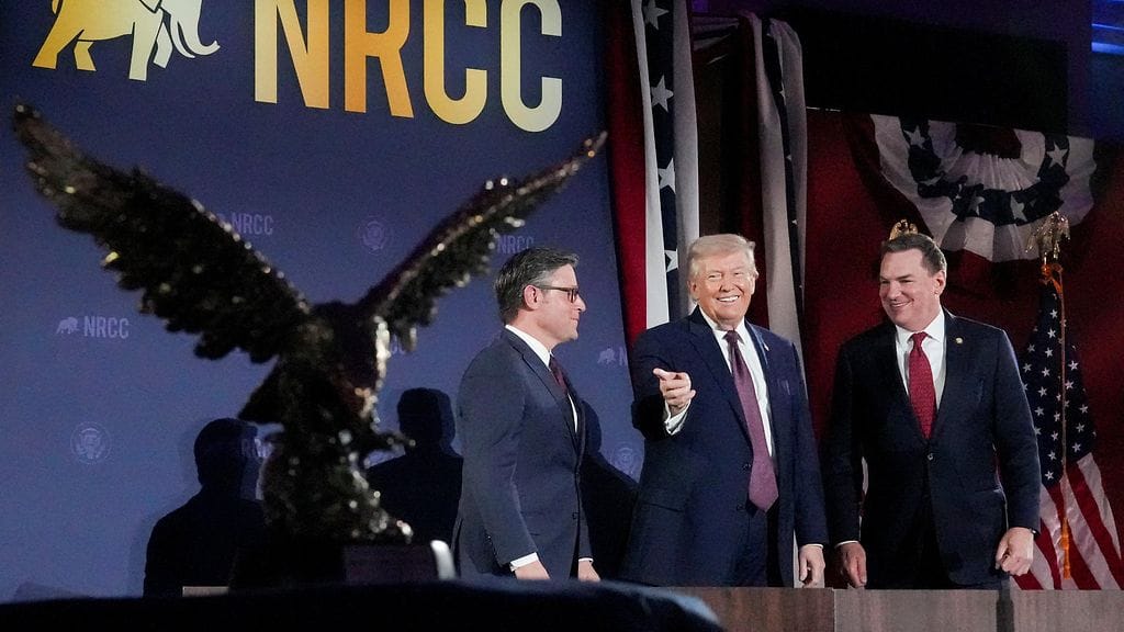 2026-03-26T004743Z_2042810600_RC2ZBKA3W7BR_RTRMADP_3_USA-TRUMP