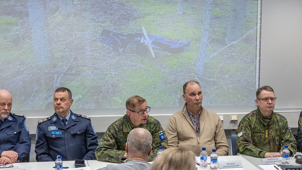 LK 2903 Kouvolan drooni poliisin tiedotustilaisuudessa