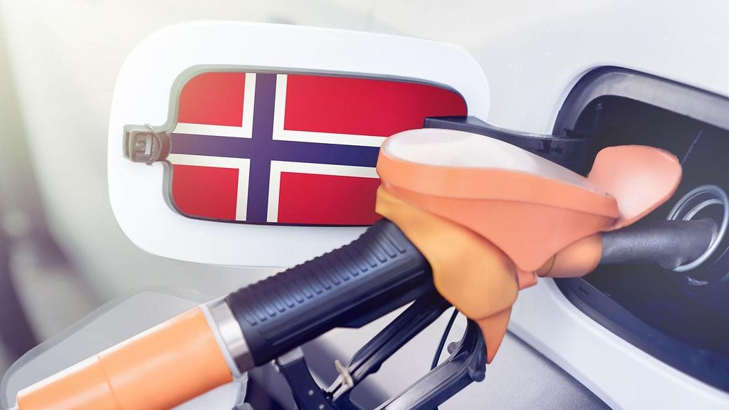 Kuvituskuva on bensatankilta Norjasta.