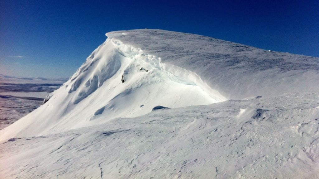 Lumivyöryissä on tärkeää erottaa toisistaan hätätilanne ja havaintoilmoitus.