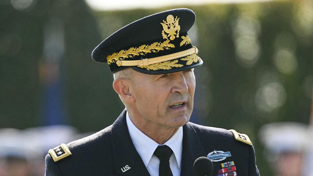 Yhdysvaltain maavoimien esikuntapäällikkö, kenraali Randy George jättää tehtävänsä.