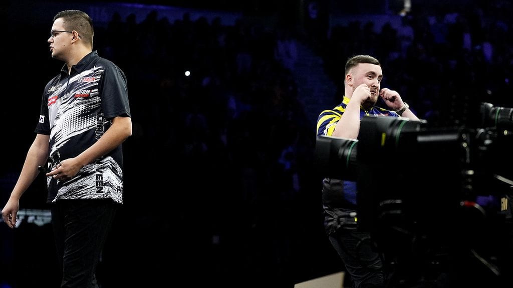 Luke Littler elehti Gian van Veenin olevan itkupilli. Pian tämän jälkeen Van Veen ratkaisi ottelun.