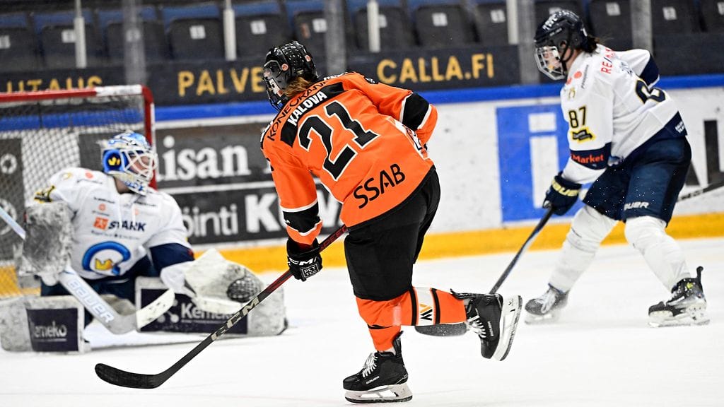 Anna Kalova laukoi HPK:n voittomaalin varsinaisen peliajan päätösminuutilla.