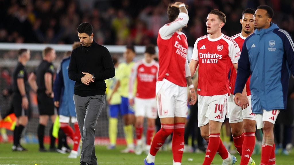 Mikel Arteta (vas.) ja Arsenal kokivat pettymyksen Englannin cupissa.