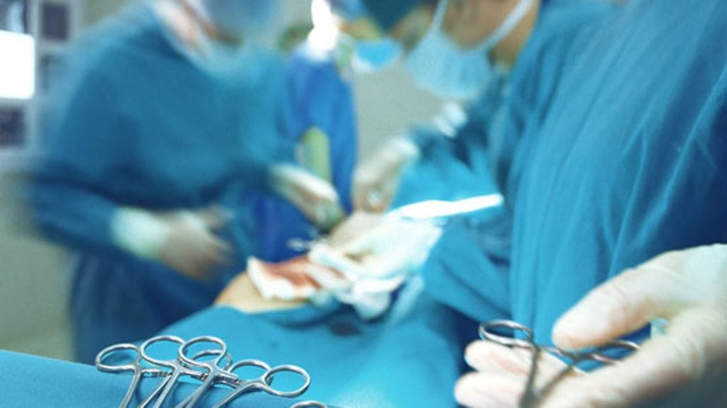 Nykyisin tieteellisesti tutkitut hoidot parantavat keskimäärin joka toisen syöpäpotilaan.