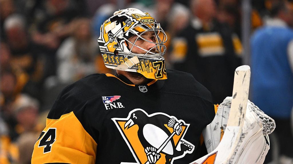 Stuart Skinner Pittsburgh Penguinsin paidassa.