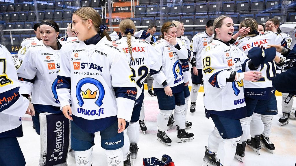 Ilta Hämeenlinnassa päättyi Kiekko-Espoon juhliin.