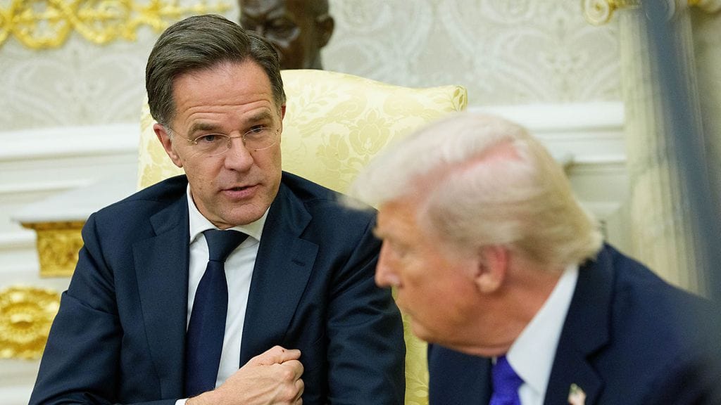 Naton pääsihteeri Mark Rutte (vas.) vierailee Yhdysvalloissa ja tapaa presidentti Donald Trumpin.